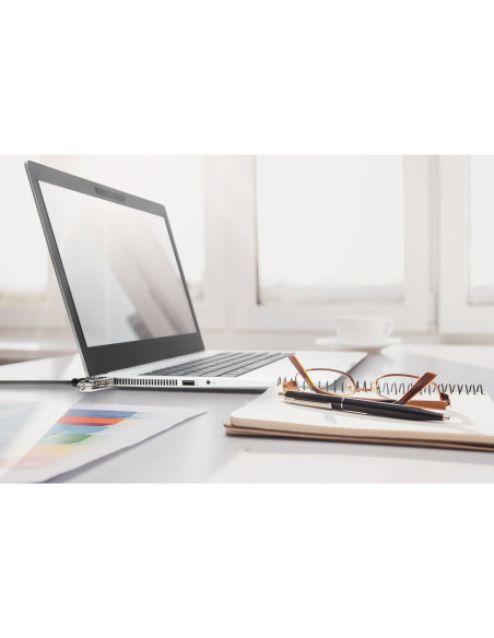 Kensington Candado fino de combinación NanoSaver para portátiles