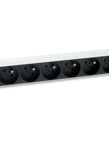 Equip 333313 unidad de distribución de energía (PDU) 8 salidas AC 1U Negro, Plata