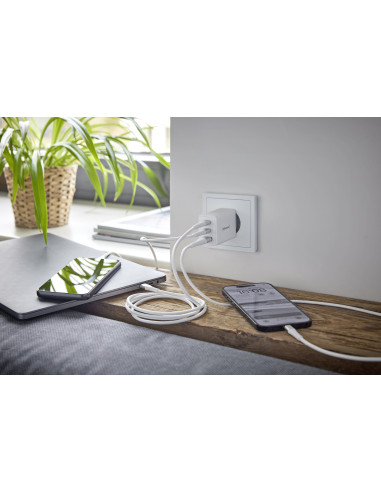 Intenso POWER ADAPTER 1XUSB-A 2XUSB-C 7806512 Universal Blanco Corriente alterna Carga rápida Interior