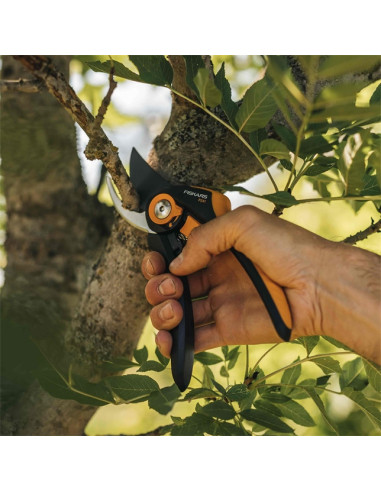 Fiskars Plus SmartFit P541 tijeras de podar Evitar Negro, Naranja