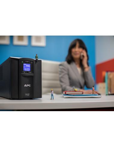 APC SMC1500IC sistema de alimentación ininterrumpida (UPS) Línea interactiva 1,5 kVA 900 W 8 salidas AC