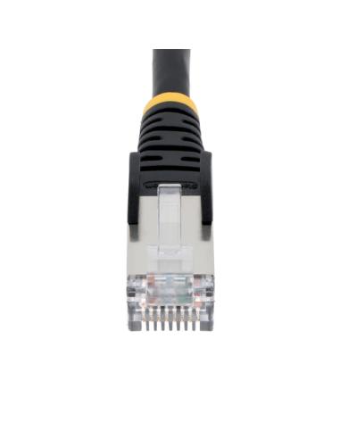 StarTech.com Cable de 0,5m de Red Ethernet CAT6a - Negro - Low Smoke Zero Halogen (LSZH) - 10GbE - 500MHz - PoE++ de 100W - Snag