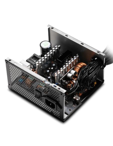 XPG Fuente de Alimentación PYLON 650W