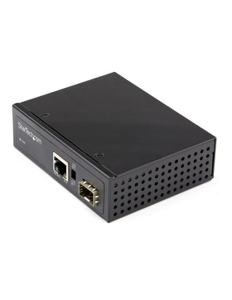 StarTech.com Conversor de Medios Ethernet Industrial PoE+ de Fibra a Ethernet de 60W - Convertidor SFP a RJ45 de Fibra IP30 (IMC